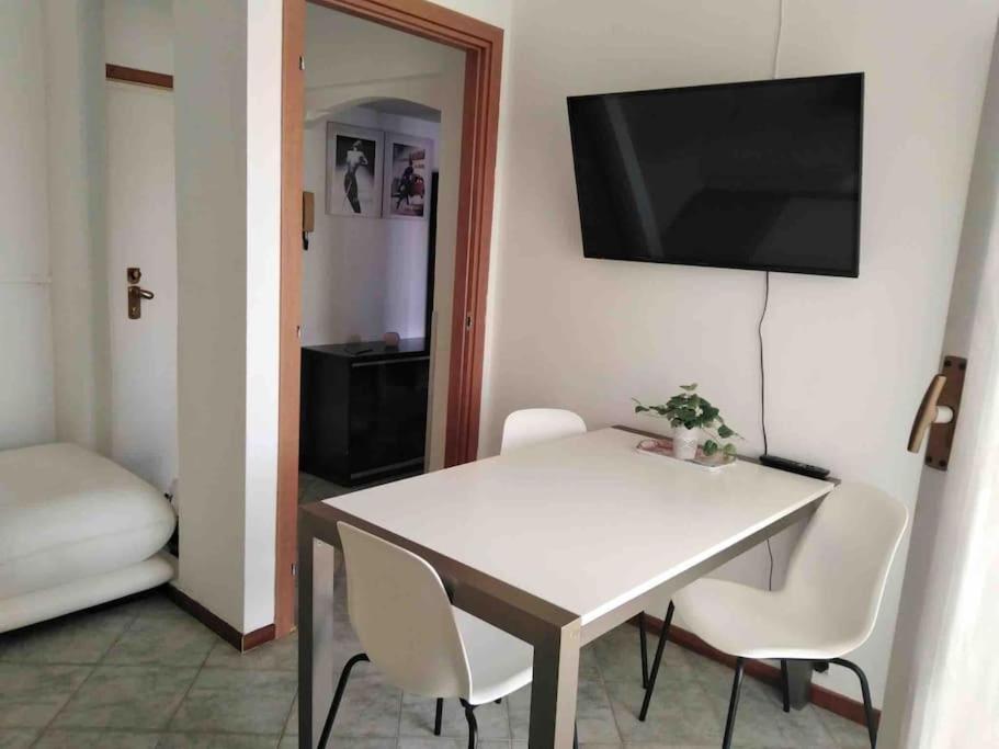 Lovely Flat, Super Connected To The Centre,Wifi,4P Mailand Exterior foto
